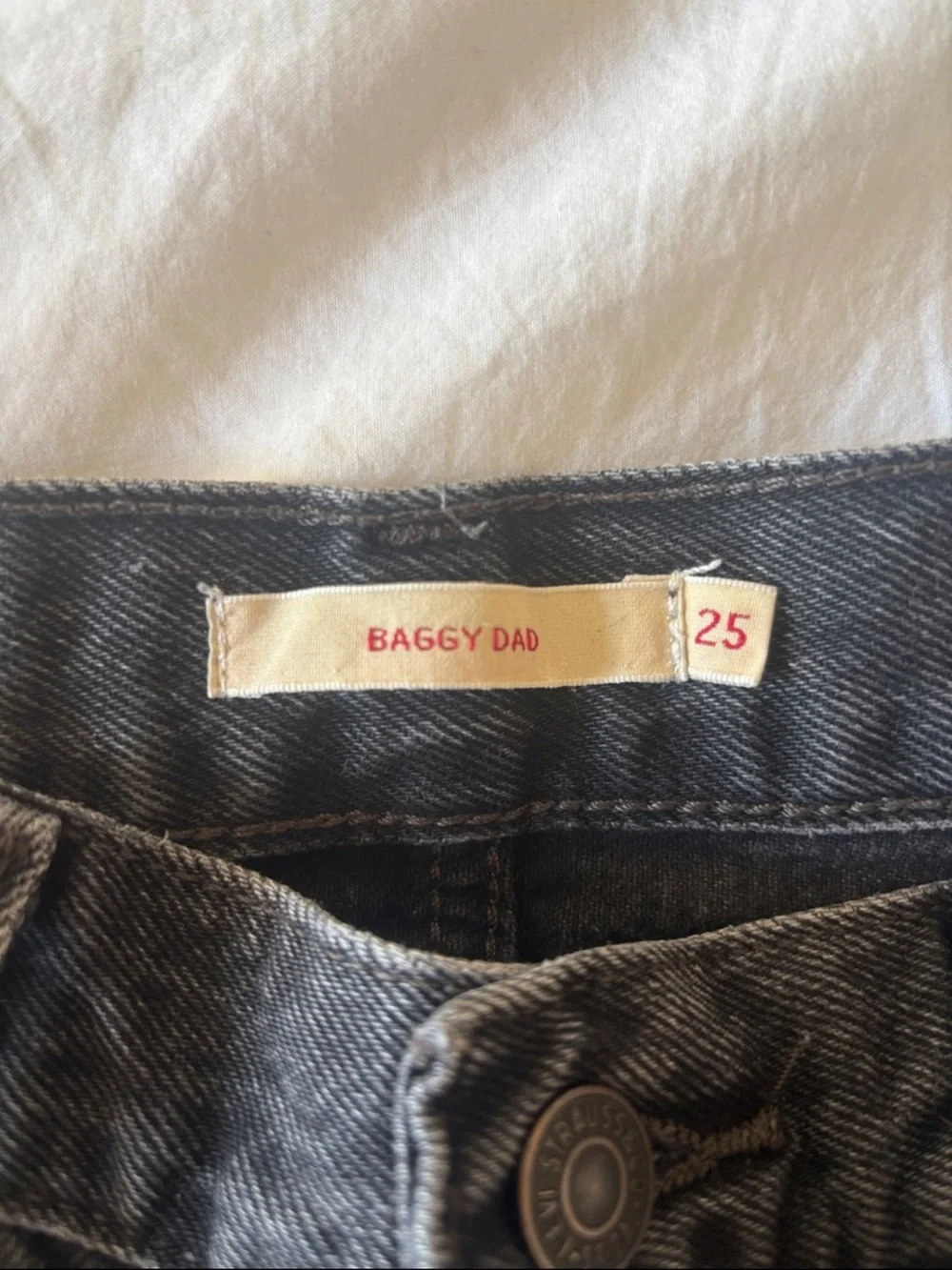 Levi's Baggy Dad Jeans in Black, 25x30 - Picture 4 of 7